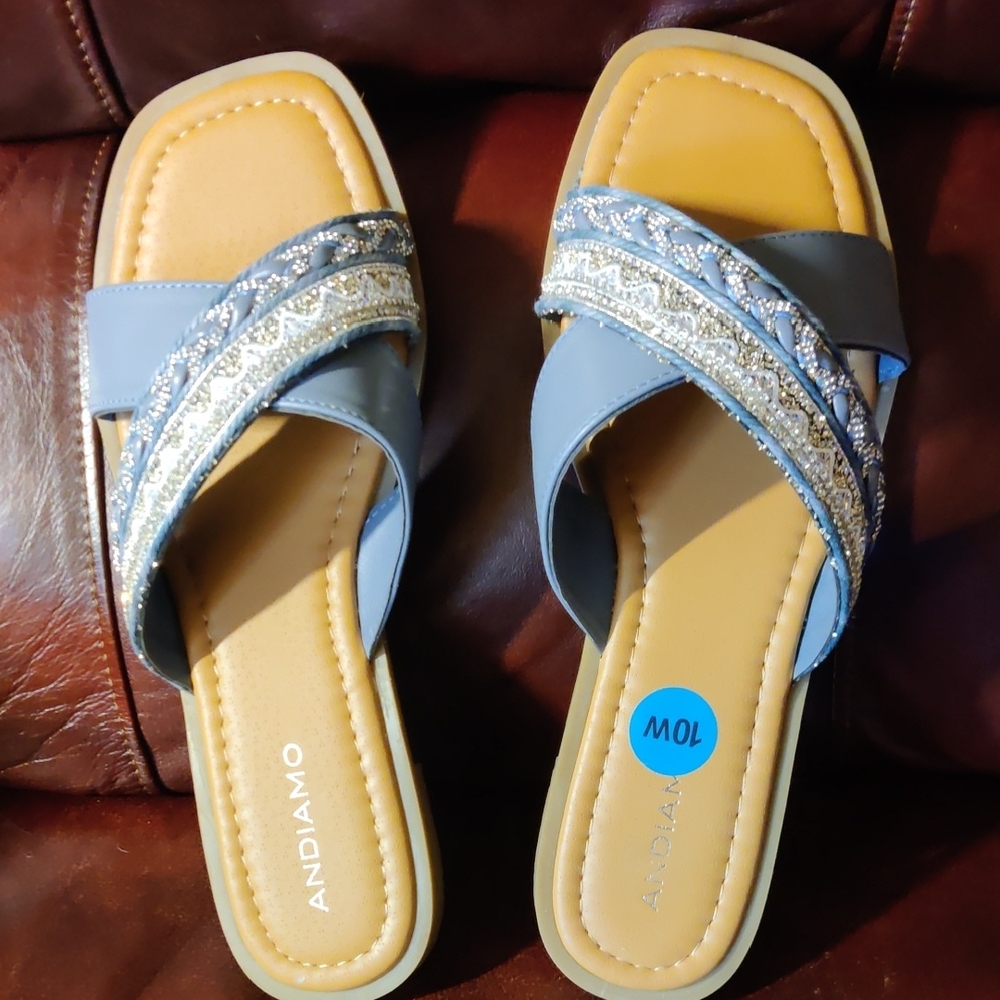 NEW Andiamo Apascal Women's Blue and Silver Sandals Size 10 Wide